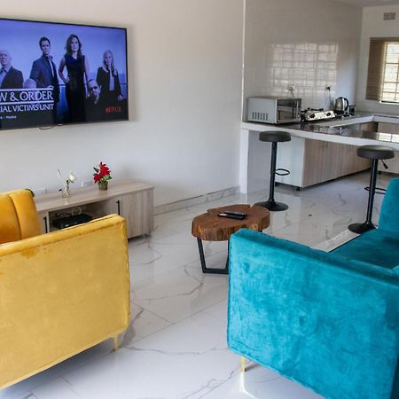 Lowin Suites-One-Bed Apartments Лусака Екстер'єр фото